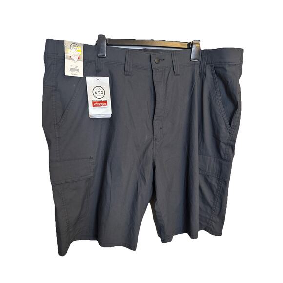 NWT Wrangler ATG SZ 44 Cargo Sport Flex Stretch Men's Shorts Navy - Picture 1 of 7